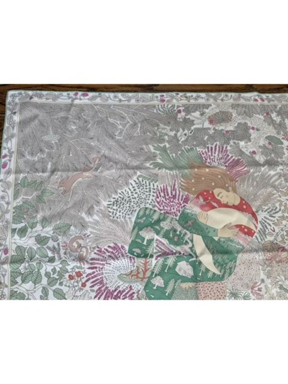 Hermès Dans les Bras de Selene Silk Scarf - Picture 4 of 7